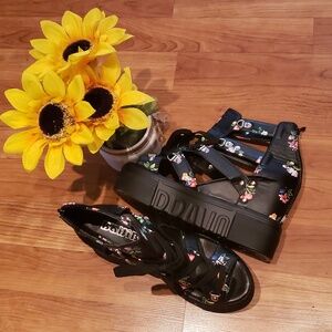 BaiJiB 💕💕SEXY SHOES for women!! Size euro size 39 ,,7 1/2 USA NEW...